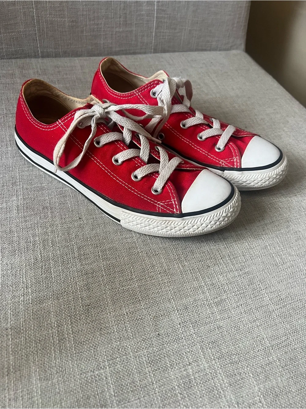 Converse red Low-Top Canvas Sneakers, boys/unisex size 3, school, casual active